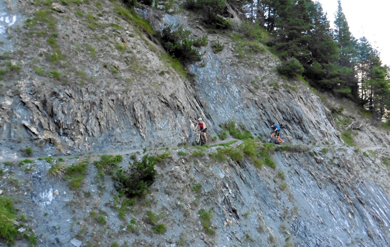 ALPS-- AWESOME SHOT OF THE TRAIL